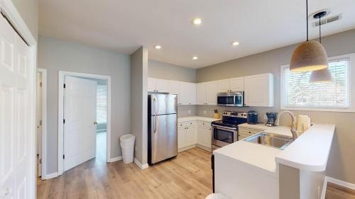 Litchfield by the Sea Villa | Litchfield Lakeside Escape Resort Perks by the Sea
