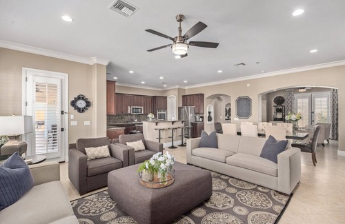 Litchfield Park Casa | Litchfield Park Retreat with Backyard Oasis, Cardinals Stadium and Casinos