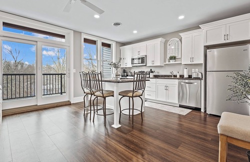 Akron Apartamento | Litfin Loft: A Luxury Short Term Rental
