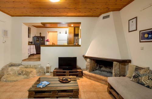 Kamboi Casa | Casa de piedra LITHARI en el pueblo Kampoi (00000009764)
