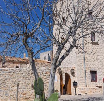 Omales Apartamento | LITHOS TRADITIONAL TOWER
