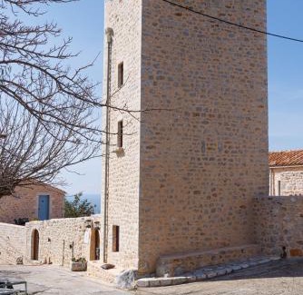 Omales Apartamento | LITHOS TRADITIONAL TOWER