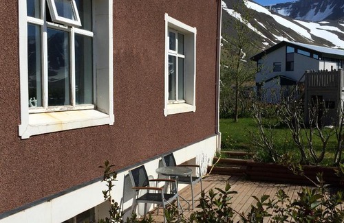 Flateyri Cama Y Desayuno | Litlabyli, charming historic house in Flateyri
