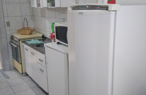Matinhos Condominio | LITORAL DEL PARANA QUITINETE CON AR - Wi Fi gratis fibra óptica.