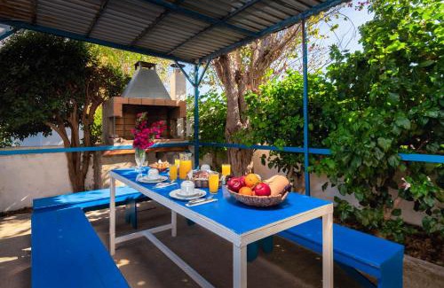 Fanes Cama Y Desayuno | Litsas Studios