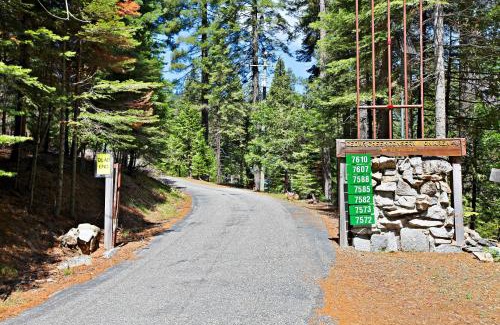 Fish Camp Casa | Little Ahwahnee Inn Entrance to Yosemite