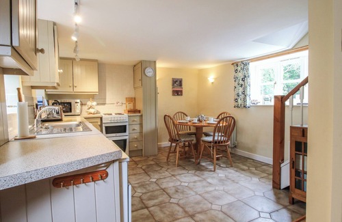 Trefonen Cabaña | LITTLE BARN, pet friendly, character holiday cottage in Trefonen