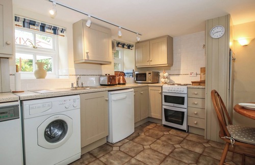 Trefonen Cabaña | LITTLE BARN, pet friendly, character holiday cottage in Trefonen