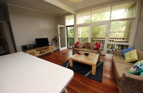 Arakoon Casa | Little Bay Cottage 8 East St Arakoon -No Sheets or Towels Provided