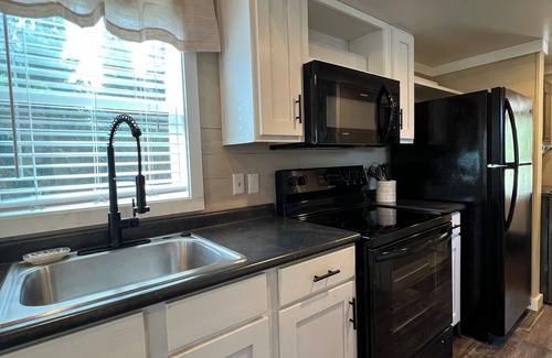Stuart Casa | Little Bit on Paradise - Cozy canal front little house with 3 beds