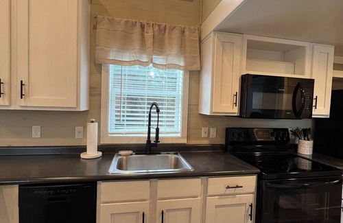 Stuart Casa | Little Bit on Paradise - Cozy canal front little house with 3 beds
