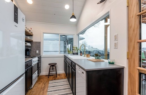 Russells Point Casa | Little Blue Bungalow - Amazing Views + Boat Dock!