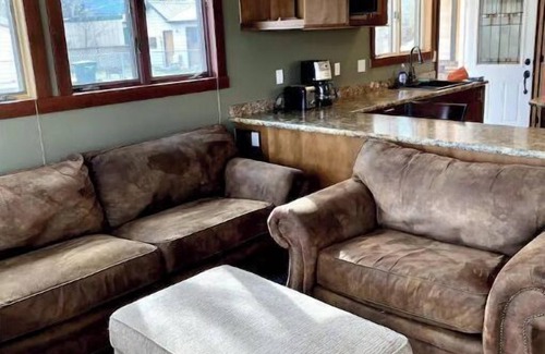 Fort Benton Casa | Little Blue Cabin