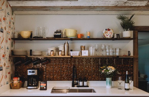 Riverside Cabaña | Little Blue Cottage - wooded getaway, near beaches and towns