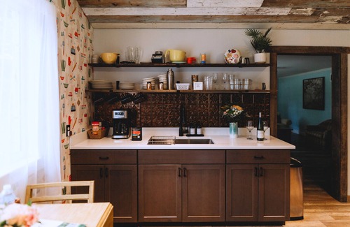 Riverside Cabaña | Little Blue Cottage - wooded getaway, near beaches and towns