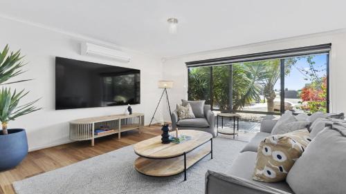 Aldinga Beach Casa | Little Boat Beach House at Aldinga Beach by Wine Coast Holiday Rentals