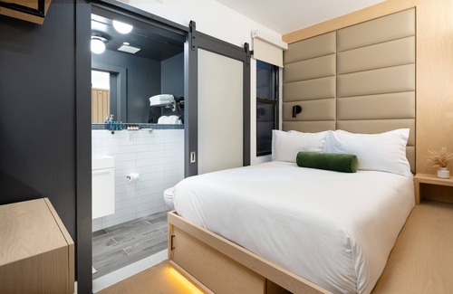 Midtown East Hotel | Little Charlie Hotel