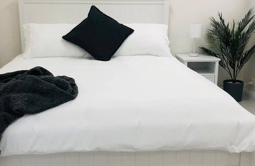Greenwell Point Casa | "Little Comarong" 1 Bed Unit in Greenwell Point. Close to water