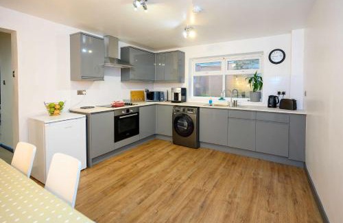 Staple Hill Casa | LITTLE COTO Fully Equipped South West Home By StayStaycations