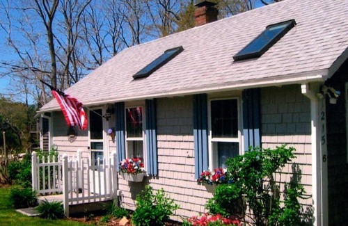 Wellfleet Cabaña | Little Dipper: charming 2 BR cottage close to conservation area and bay beaches
