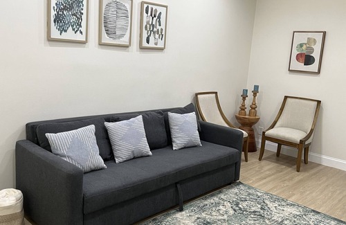 Sacramento Casa | Little Europe bright and glamorous house close to food coffee shop and groceries