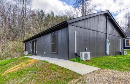 Cosby Casa | Little Gem Cabin-Pickleball Court, Creek, WIFI, Mountain Views, Starting at 79"