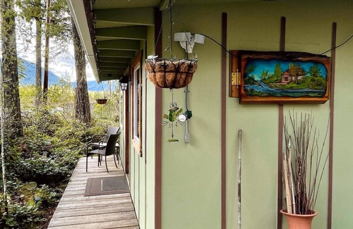 Paradise Estates Cabina | *Little Green Cabin on Big Creek * 5 mi to Mt. Rainier entrance!