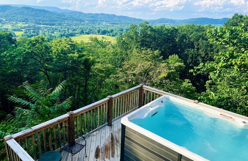 Wears Valley Cabina | Little Greenbriar Lodge 13 Bedroom Cabin by RedAwning