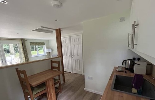 Billericay Cabaña | Little House at Brook Cottage