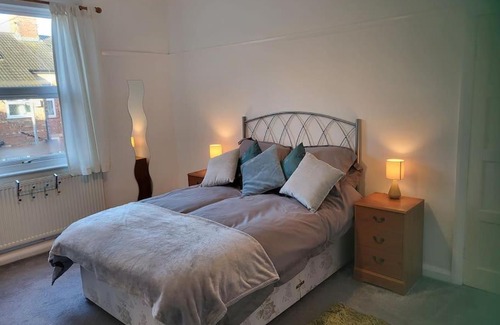 Birkenhead Apartamento | Little house by the park
