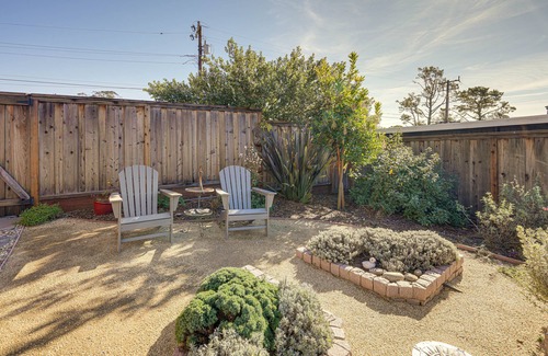El Granada Apartamento | 'Little House By the Sea': Steps to Surfers Beach!