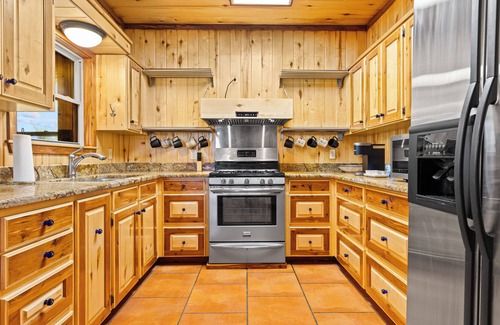 Carthage Cabina | Little House on the Pond/Cozy Cabin near Carthage w/Fishing and Wildlife