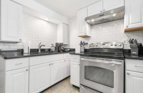 Historic Hyde Park North Apartamento | Little Hyde Out - Updated Hyde Park 1st Floor Apartment