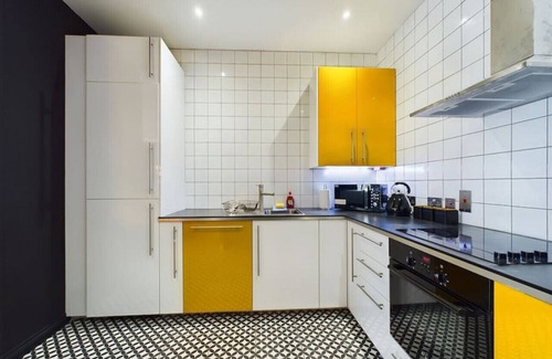 Cathedral Quarter Condominio | Little Italy Apt- Stylish 1-Bed Apt in Belfast City Centre – Sleeps 4 | Cathedral Quarter Location
