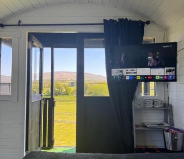 Armoy Otro | Little lake lodge faceboo