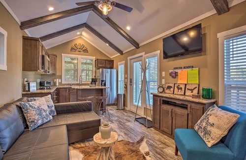 Winnsboro Casa | ¡NUEVO! Woodland Hideaway on Pasture w / Fishing Pond!