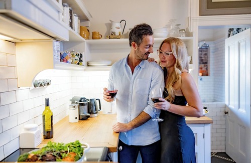 Wollongong Cabaña | Little Milton restored Heritage Cottage 5 minutes walk to Harbour, Beaches & CBD