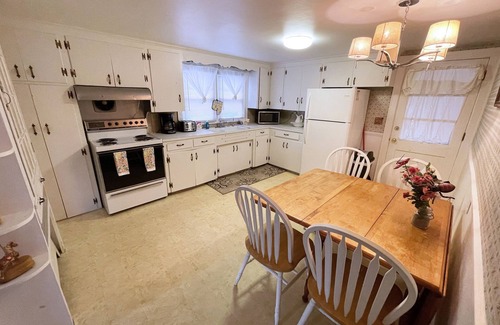 Old Orchard Beach Cabaña | Little Miss Cottages