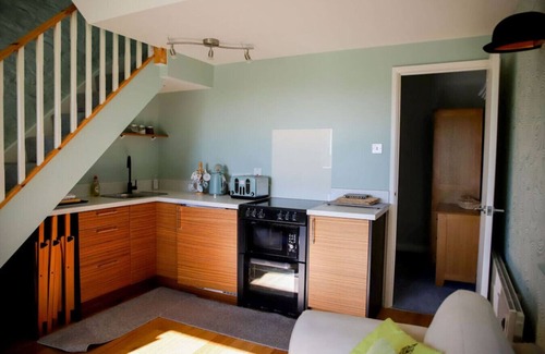 Stoke Fleming Casa | Little Oasis with Sea Views