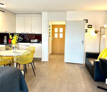 Dietikon District Apartamento | Little Penthouse *