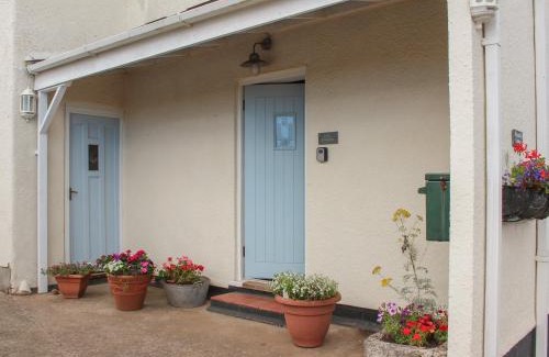 East Allington Casa | Little Piccadilly