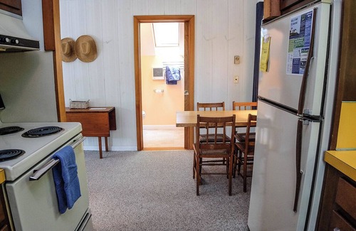 Camden Cabina | LITTLE PINES - Town of Camden - Megunticook Lake