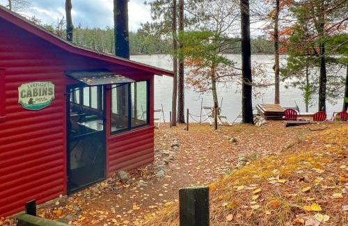 Three Lakes Casa | Little Red Lakeside Cabin