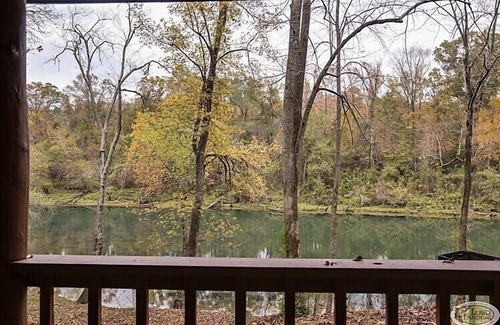 Heber Springs Cabina | Little Red River Waterfront Cabin for a perfect fishing getaway for two!