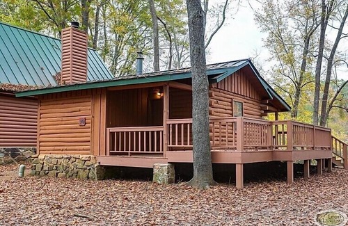 Heber Springs Cabina | Little Red River Waterfront Cabin for a perfect fishing getaway for two!