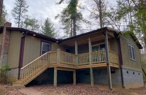 Tamassee Casa | Little River Retreat