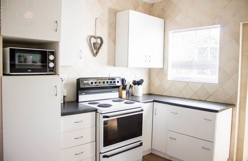 Port Elizabeth Casa | Little Rose Guesthouse & Self-Catering