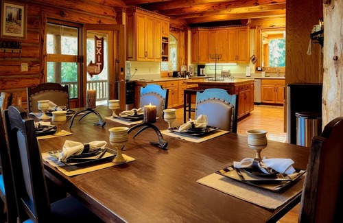 Somerset Casa | Little Robinson Lodge – Rustic Charm & Wilderness