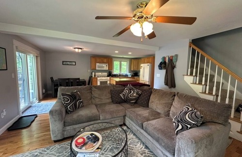 North Windham Casa | Little Sebago Lake Cottage with WiFi and AC - 5 Minutes to Windham Amenities