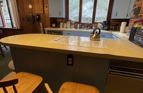Gray Cabaña | LITTLE SEBAGO LAKE - Wonderful classic lakeside cottage